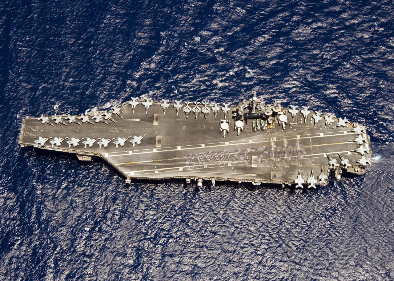 We Have Questions About This U.S. Navy Aircraft Carrier Doing Crazy ...