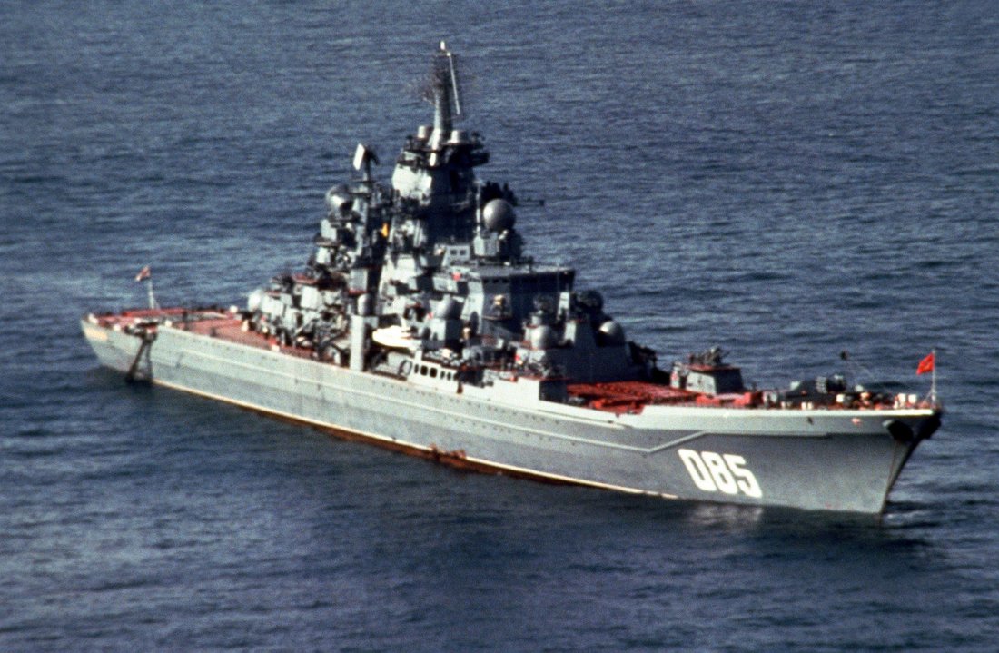 Battleship Vs. Battlecruiser: America's Last Battleship Vs. Russia's ...