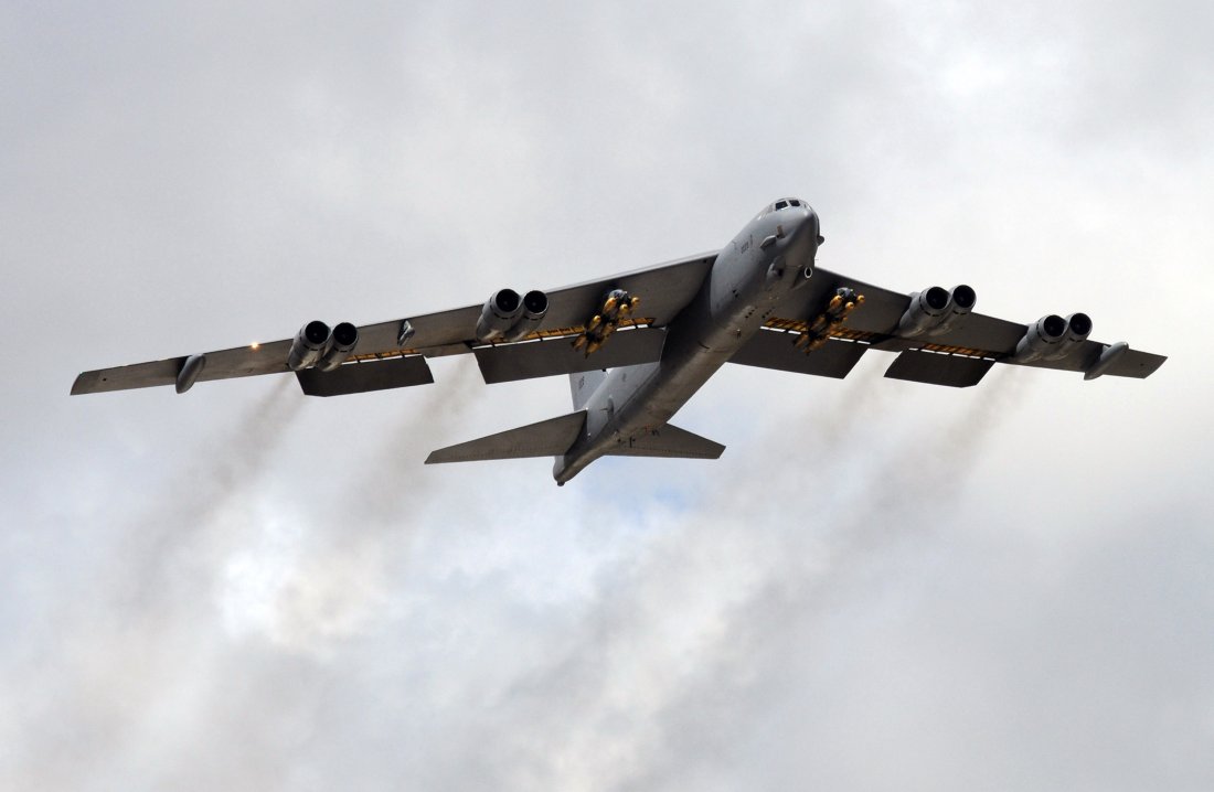 Meet the 'New' B-52 Bomber: How This Old Plane Can Drop Even More Bombs ...