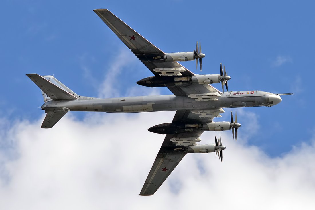 Russia's Tu-95 Bomber Is Really Old (But It Can Strike With Lots Of ...