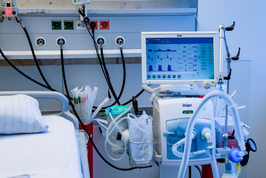 A respirator system is pictured at the intensive care unit of the University Medical Center Hamburg-Eppendorf in Hamburg, Germany, March 25, 2020, as the spread of the coronavirus disease (COVID-19) continues. Axel Heimken/Pool via REUTERS