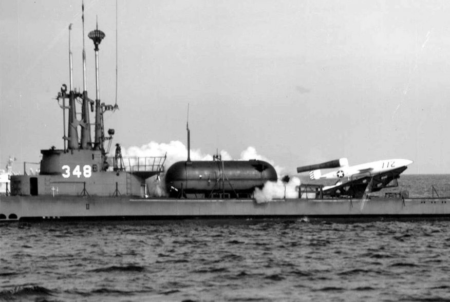 By Unknown author - http://www.navsource.org/archives/08/08348.htm USN photo courtesy of http://ussubvetsofwwii.org, Public Domain, https://commons.wikimedia.org/w/index.php?curid=2610349