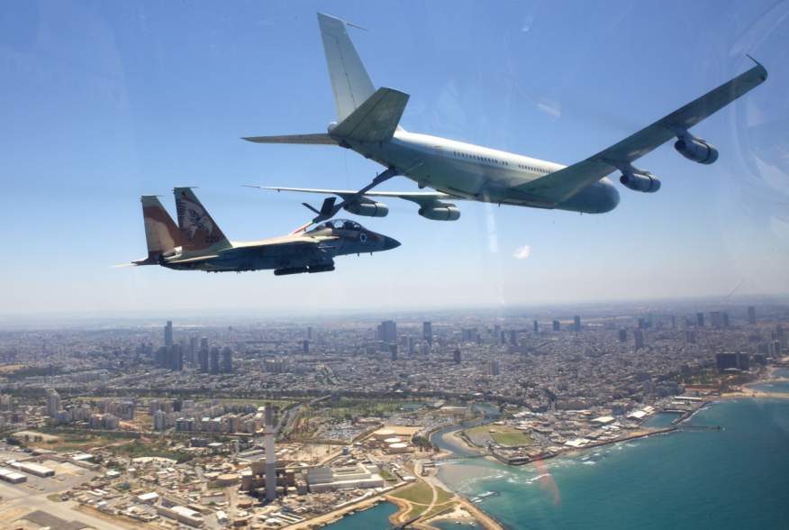 A "Re'em" plane (Boeing 707) refueling a "Ra'am" plane (F-15I) above the beaches of Tel-Aviv. May 10, 2011.