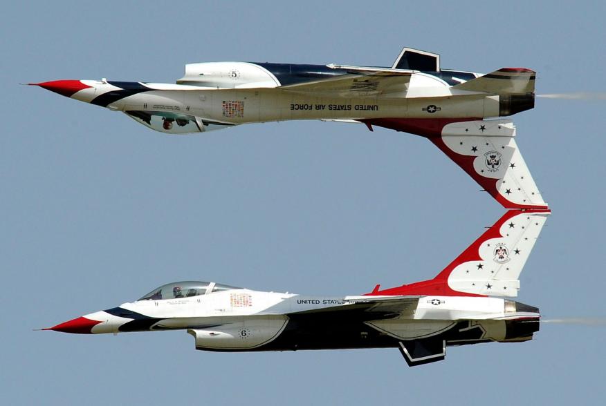 By Staff Sgt Richard Rose Jr, US Air Force - Gallery page http://afthunderbirds.com/site/media-downloads/Photo http://afthunderbirds.com/site/wp-content/uploads/2012/04/calypso-3.jpg, Public Domain, https://commons.wikimedia.org/w/index.php?curid=19378008