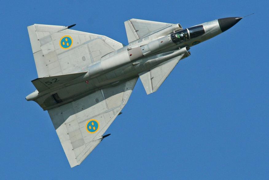 By Alan Wilson - Saab AJS-37 Viggen '37098/ 52' (SE-DXN)Uploaded by High Contrast, CC BY-SA 2.0, https://commons.wikimedia.org/w/index.php?curid=27216763
