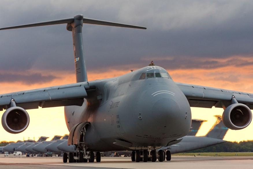 https://www.dvidshub.net/image/5498966/c-5m-super-galaxy-taxis-dover-afb