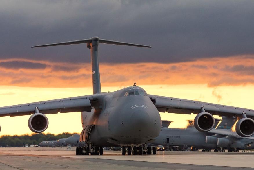 https://www.dvidshub.net/image/5498952/c-5m-super-galaxy-taxis-dover-afb