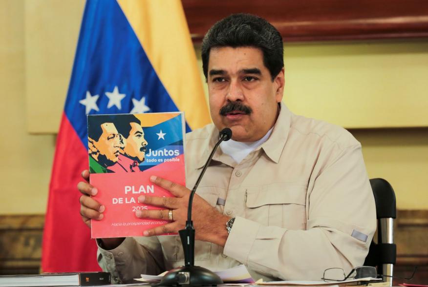 Venezuela's President Nicolas Maduro speaks during a meeting with ministers at Miraflores Palace in Caracas, Venezuela November 2, 2018. Miraflores Palace/Handout via REUTERS ATTENTION EDITORS - THIS PICTURE WAS PROVIDED BY A THIRD PARTY.