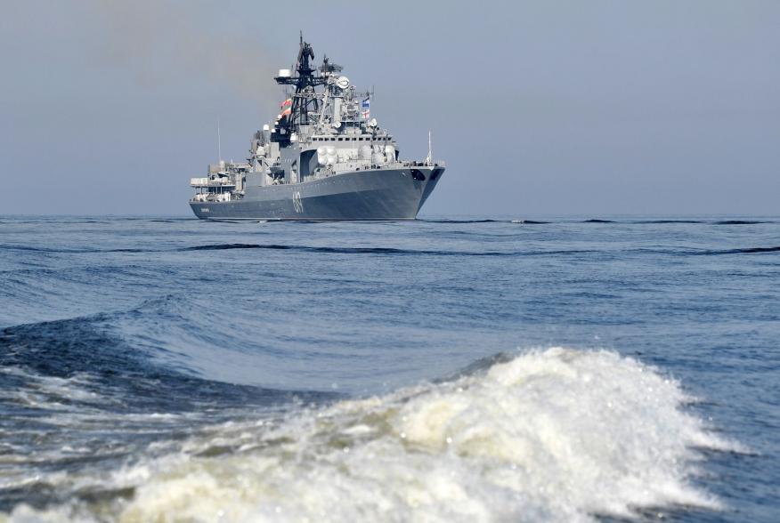 https://pictures.reuters.com/archive/RUSSIA-NAVY-DAY-PARADE-RC1D3C3F0620.html