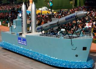 India's Brahmos supersonic cruise missiles are seen during the full dress rehearsal for the Republic Day parade in New Delhi January 23, 2009. REUTERS/B Mathur (INDIA)