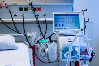 A respirator system is pictured at the intensive care unit of the University Medical Center Hamburg-Eppendorf in Hamburg, Germany, March 25, 2020, as the spread of the coronavirus disease (COVID-19) continues. Axel Heimken/Pool via REUTERS