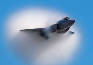 https://www.dvidshub.net/image/5848649/f-35-demo-team-performs-wings-over-houston-airshow