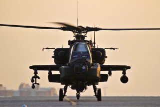 The Time When British Commandos Rode an AH-64 Apache Helicopter to Combat