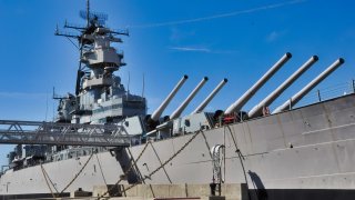 Battlecarrier Iowa-Class Battleship