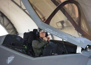 https://www.dvidshub.net/image/4175927/first-33-fw-f-35a-reaches-1000th-flying-hours