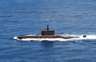  Pacific Ocean (July 6, 2004) – Republic of Korea Submarine Chang Bogo (SSK 61) heads out to sea during exercise Rim of the Pacific (RIMPAC).