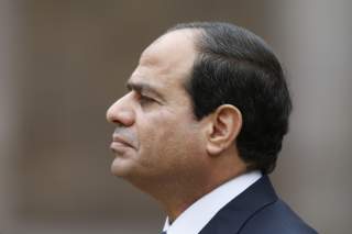 Egyptian President Abdel Fattah al-Sisi attends a military ceremony in the courtyard of the Invalides in Paris, November 26, 2014. REUTERS/Charles Platiau