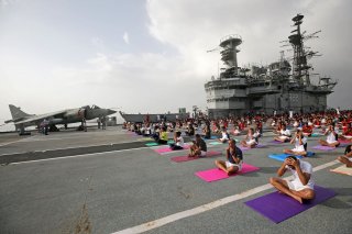  https://pictures.reuters.com/archive/YOGA-DAY-INDIA-RC171B5A7D00.html 