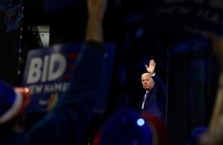 Democratic 2020 U.S. presidential candidate and former U.S. Vice President Joe Biden waves to the crowd after addressing the New Hampshire Democratic Party state convention in Manchester, New Hampshire, U.S. September 7, 2019. REUTERS/Gretchen Ertl