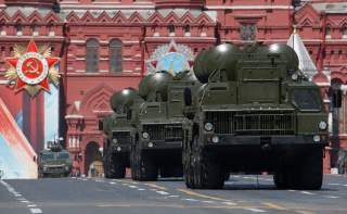 Russian S-400 Triumph medium-range and long-range surface-to-air missile systems drive during the Victory Day parade, marking the 71st anniversary of the victory over Nazi Germany in World War Two, at Red Square in Moscow, Russia, May 9, 2016. REUTERS/Ser