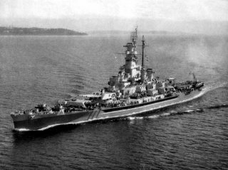 Corazzata USS Massachusetts della Seconda Guerra Mondiale Maglietta 