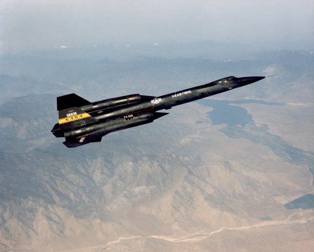 Meet the Precursor to the SR-71 Blackbird: The YF-12 | The National ...