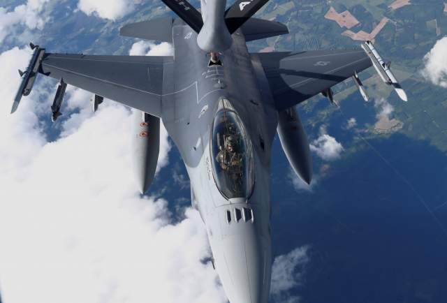 Upgrade Time: The Air Force May Give The F-16 New Radar Fire Controls 