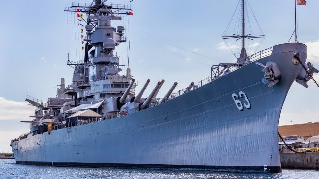 The Navy Sent 4 'Unretired' Iowa-Class Battleships To Fight North Korea ...