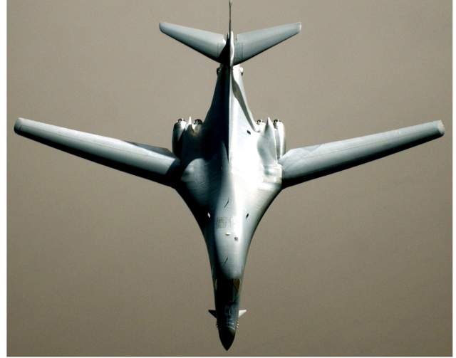 Bomber Battle: Russia's Deadly Tu-160 vs. America's B-1 Lancer (Who ...