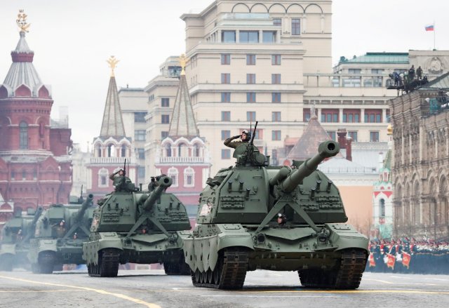 A True Hybrid: Meet the Iranian-Russian Raad-1 Self-Propelled Howitzer ...