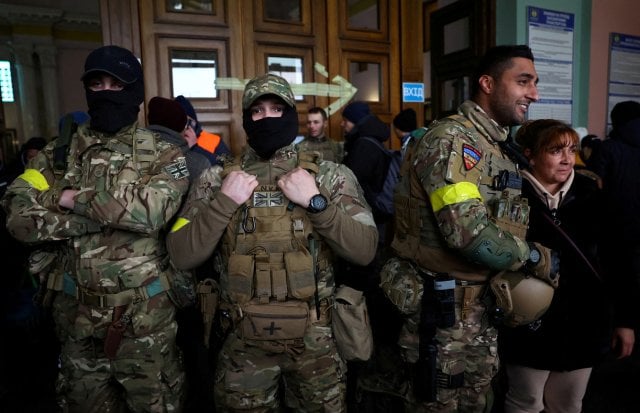 The Costs Of Foreign Volunteers Fighting In Ukraine | The National Interest