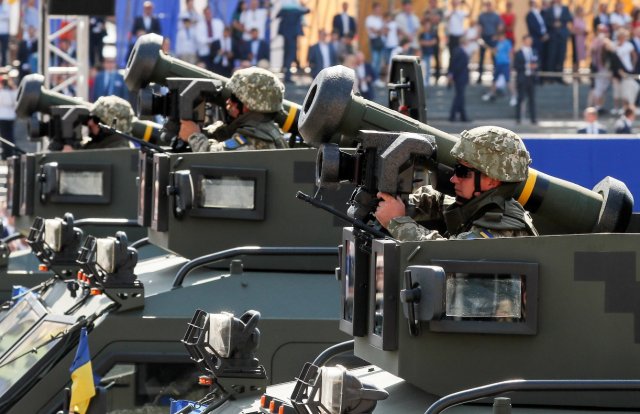 United Kingdom Bolsters Ukrainian Defenses With Anti-Tank Missiles ...