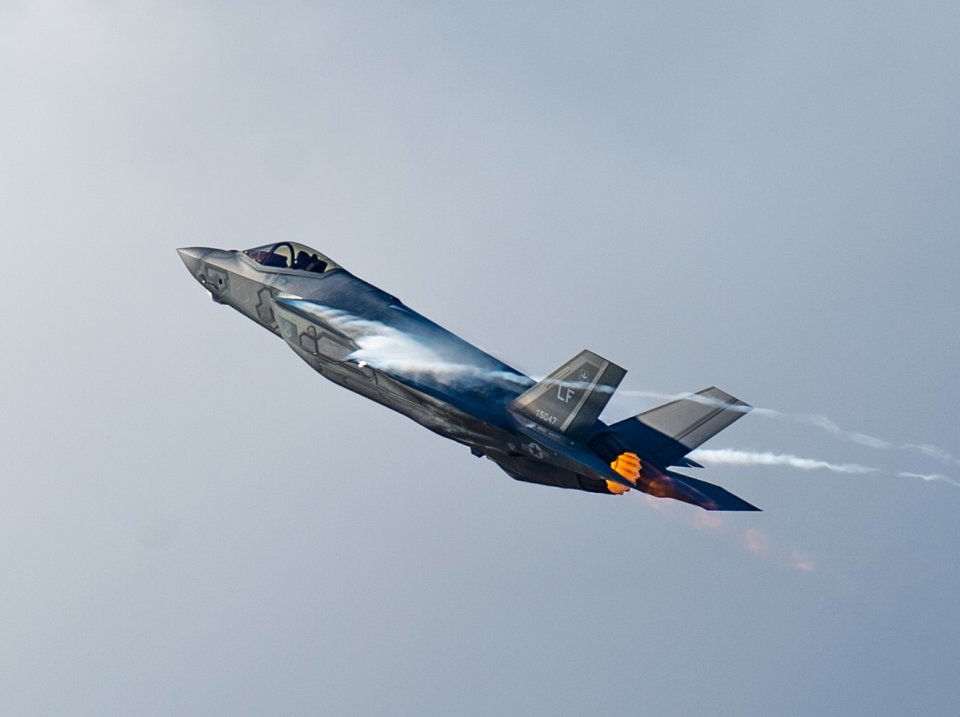 Bring the 'Beast Mode': Video Shows What Happens When You Fight an F-35 ...