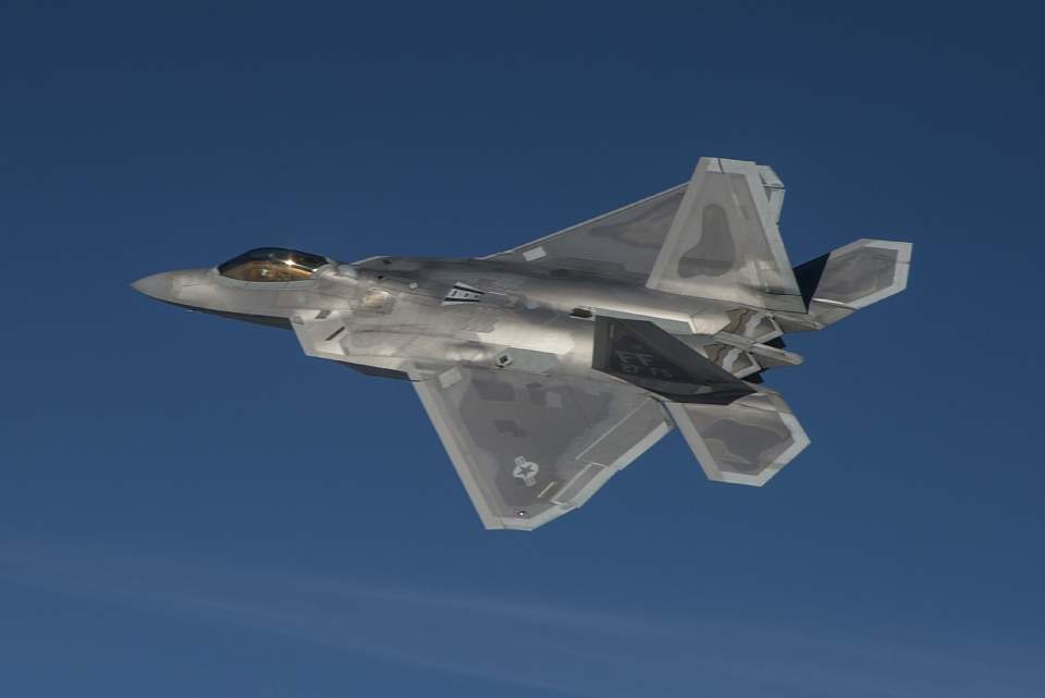 The Reason Why the F-22 Raptor Can Kill Anything in the Sky | The ...