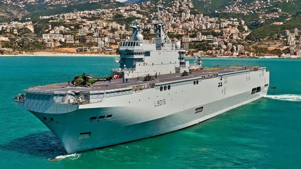 France's Mistral-class Amphibious Assault Ships: Mini Aircraft Carriers ...