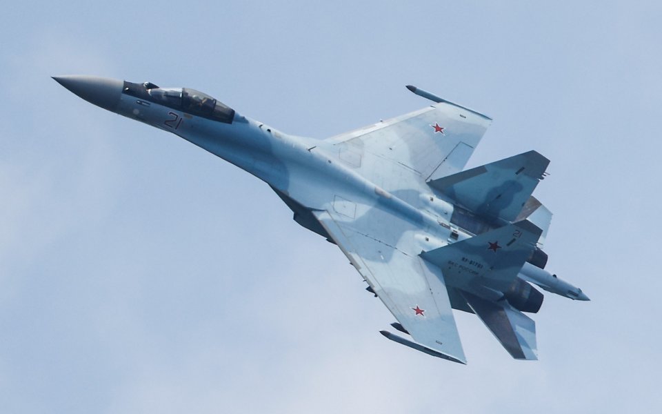 Russia’s Su-35 Fighter Has an Important Edge Over America’s F-22 Raptor ...