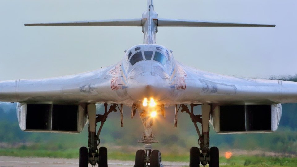 Russia's Tu-160 Blackjack Bomber: 100,000 Pounds of Weapons and Mach 2 ...