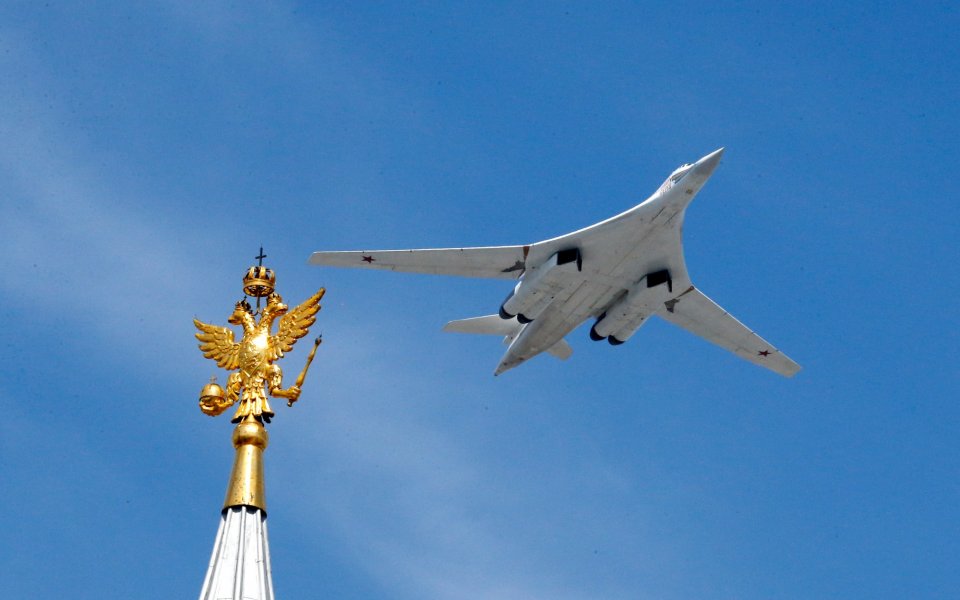 Battle Of The Bombers: America's B-1 Vs. Russia's Tu-160 (Who Wins ...