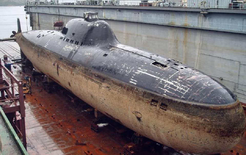 See This Old Russian Submarine? It Can Out Run Anything Underwater ...