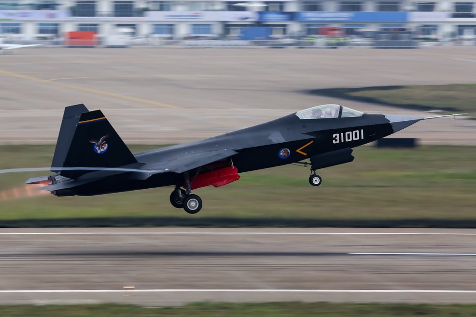 Showdown: China's J-31 Stealth Fighter Vs. America's F-35 | The ...