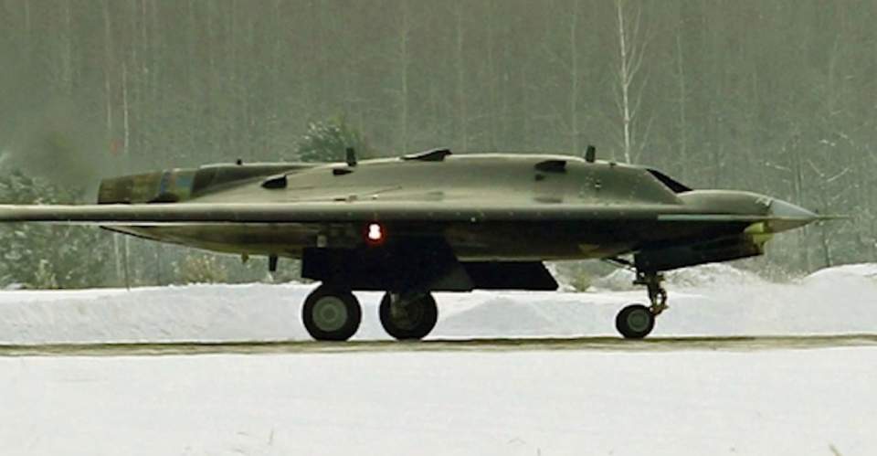 How Good Is Russia's New Sukhoi S-70 Okhotnik-B "Hunter" Stealth Drone ...