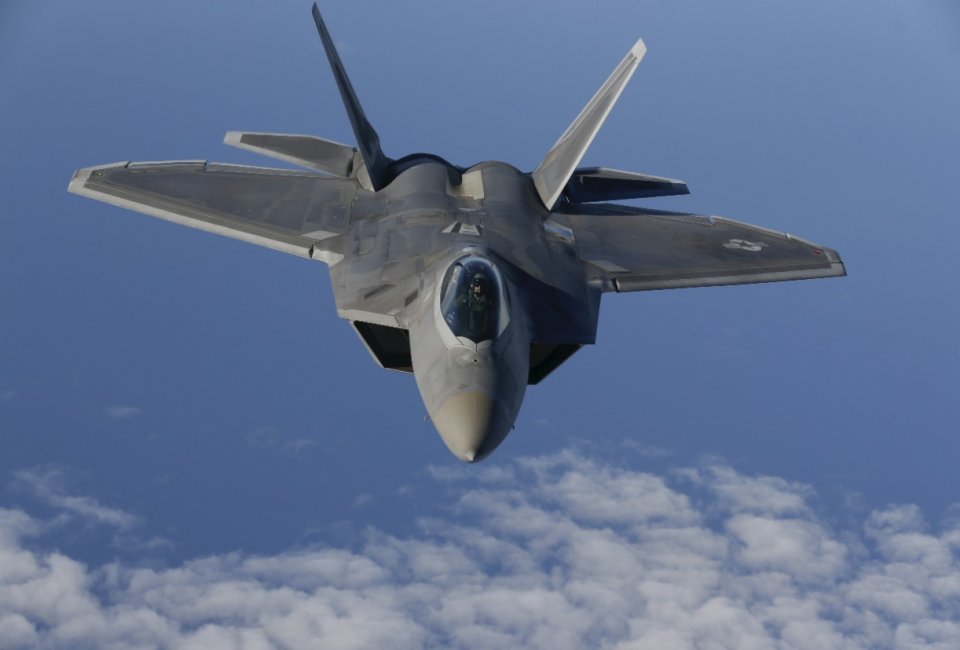 Why America Never Sold the F-22 Raptor to Foreign Countries | The ...