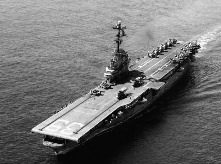 By Unknown author - U.S. Navy photo USN 1114106, Public Domain, https://commons.wikimedia.org/w/index.php?curid=6951651