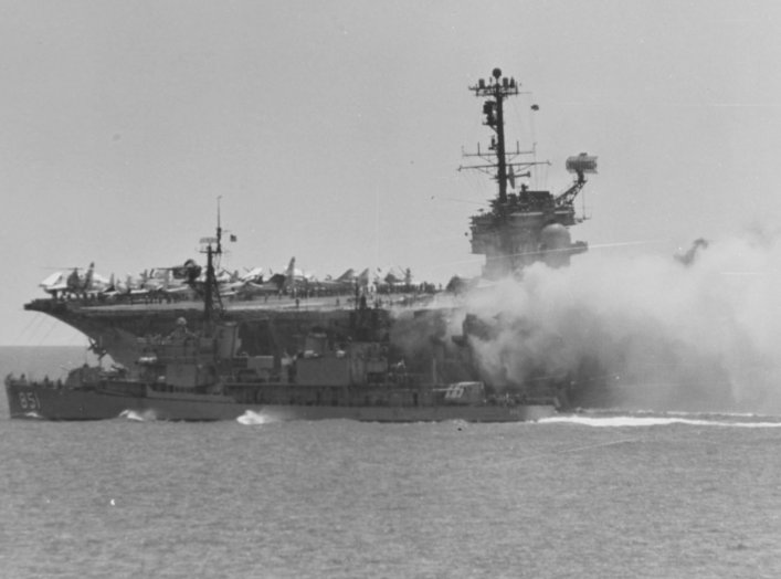 By Unknown author - U.S. Navy photo USN 1124775, Public Domain, https://commons.wikimedia.org/w/index.php?curid=1105815