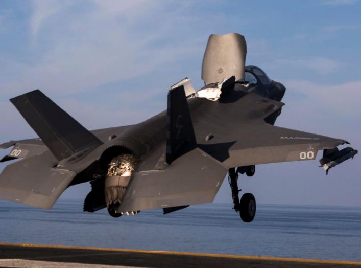 By Official U.S. Navy Page from United States of AmericaLance Cpl. A. J. Van Fredenberg/U.S. Marine Corps Photographer/U.S.M.C. - An F-35B Lightning II takes off from USS Essex (LHD 2)., Public Domain, https://commons.wikimedia.org/w/index.php?curid=75662