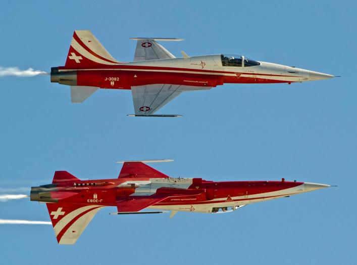 By Peter Gronemann from Switzerland - Nothrop F-5E Tiger II (Patrouille Suisse), CC BY 2.0, https://commons.wikimedia.org/w/index.php?curid=29335332