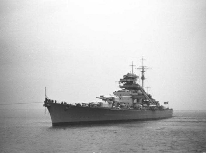 https://en.wikipedia.org/wiki/Bismarck-class_battleship#/media/File:Bundesarchiv_Bild_193-03-5-18,_Schlachtschiff_Bismarck.jpg