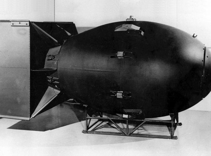 https://en.wikipedia.org/wiki/Nuclear_weapon#/media/File:Fat_man.jpg