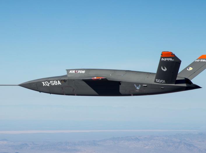 https://upload.wikimedia.org/wikipedia/commons/6/68/XQ-58A_Valkyrie_demonstrator_first_flight.jpg