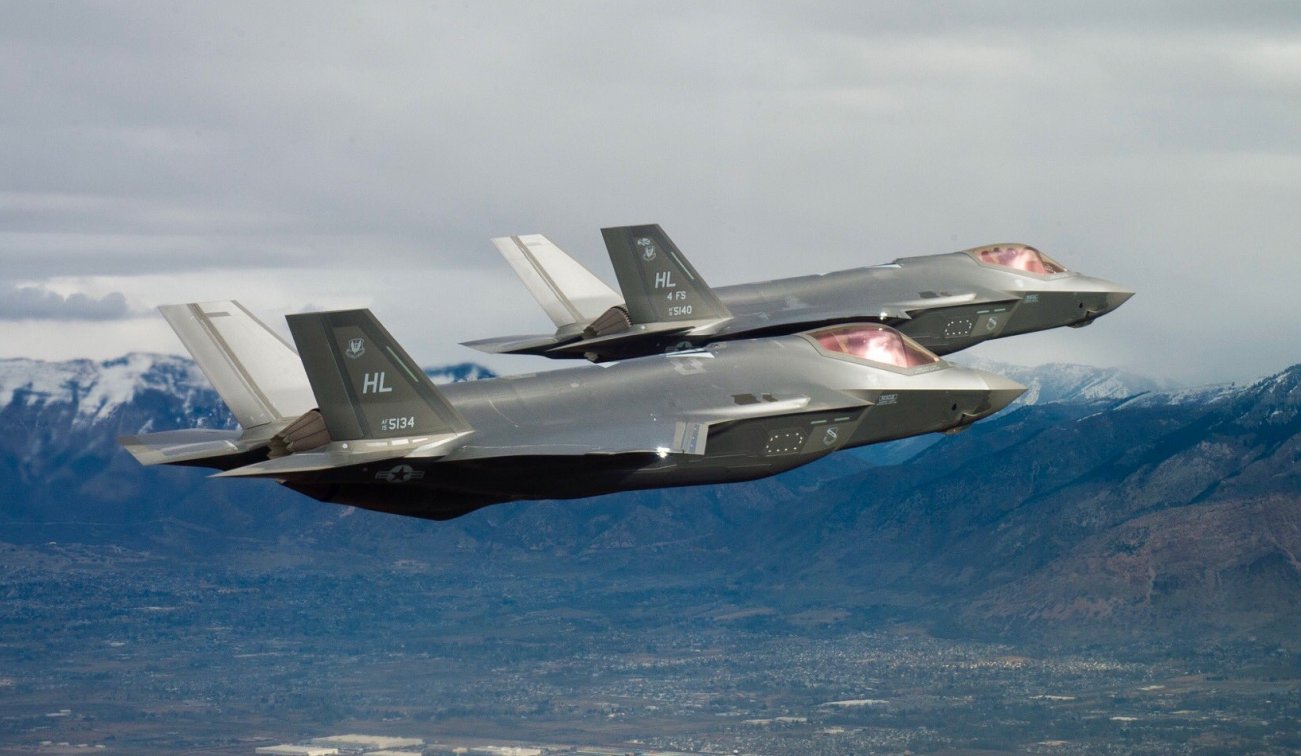 31 Air Force Pilots Explain Why They Love the F-35 Stealth Fighter